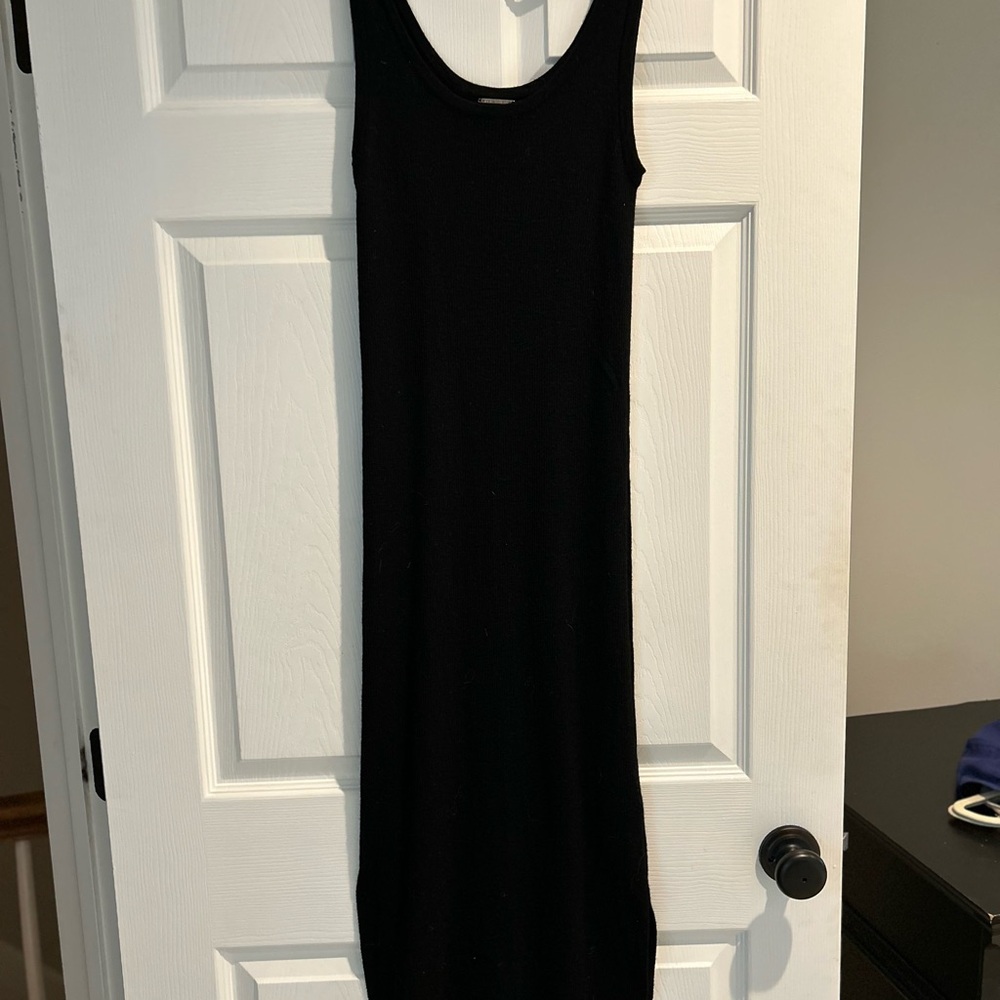 Elegant Black Sleeveless Dress